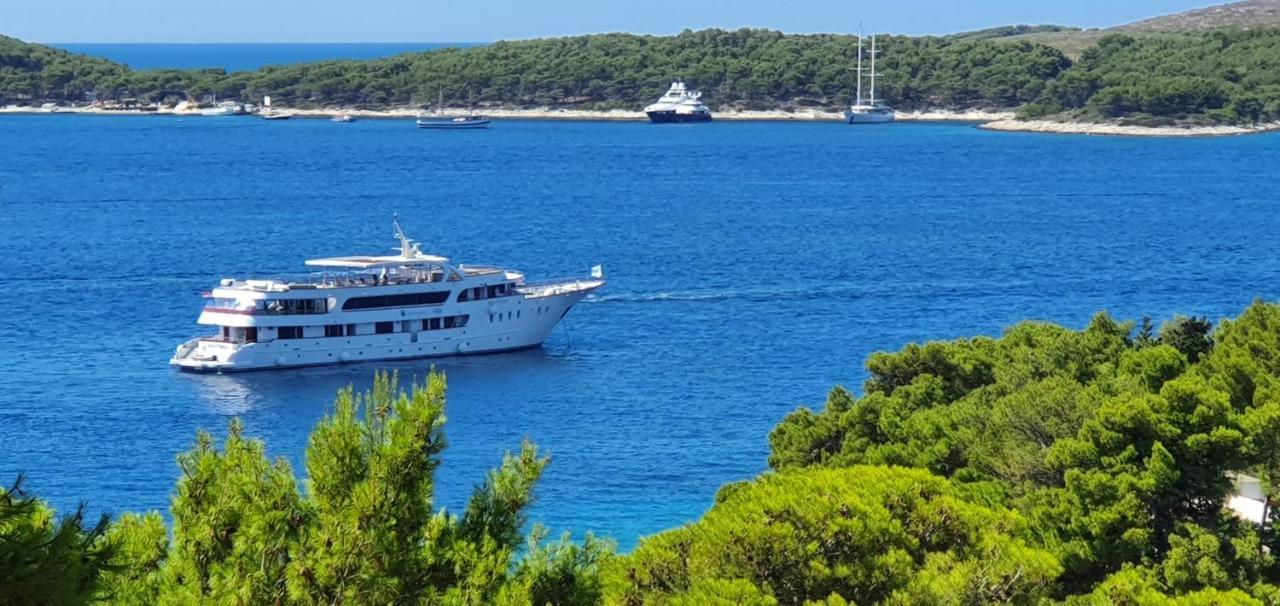 Apartments Villa Dinka Hvar Town Exterior photo