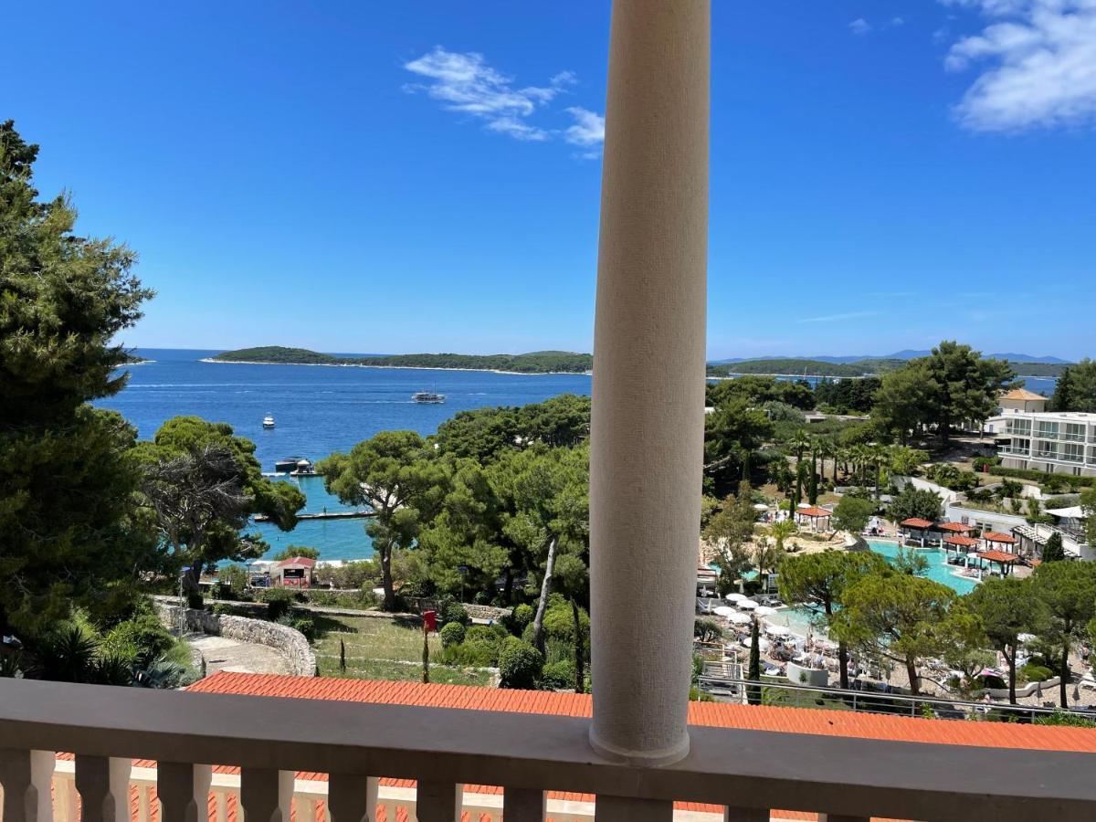 Apartments Villa Dinka Hvar Town Exterior photo