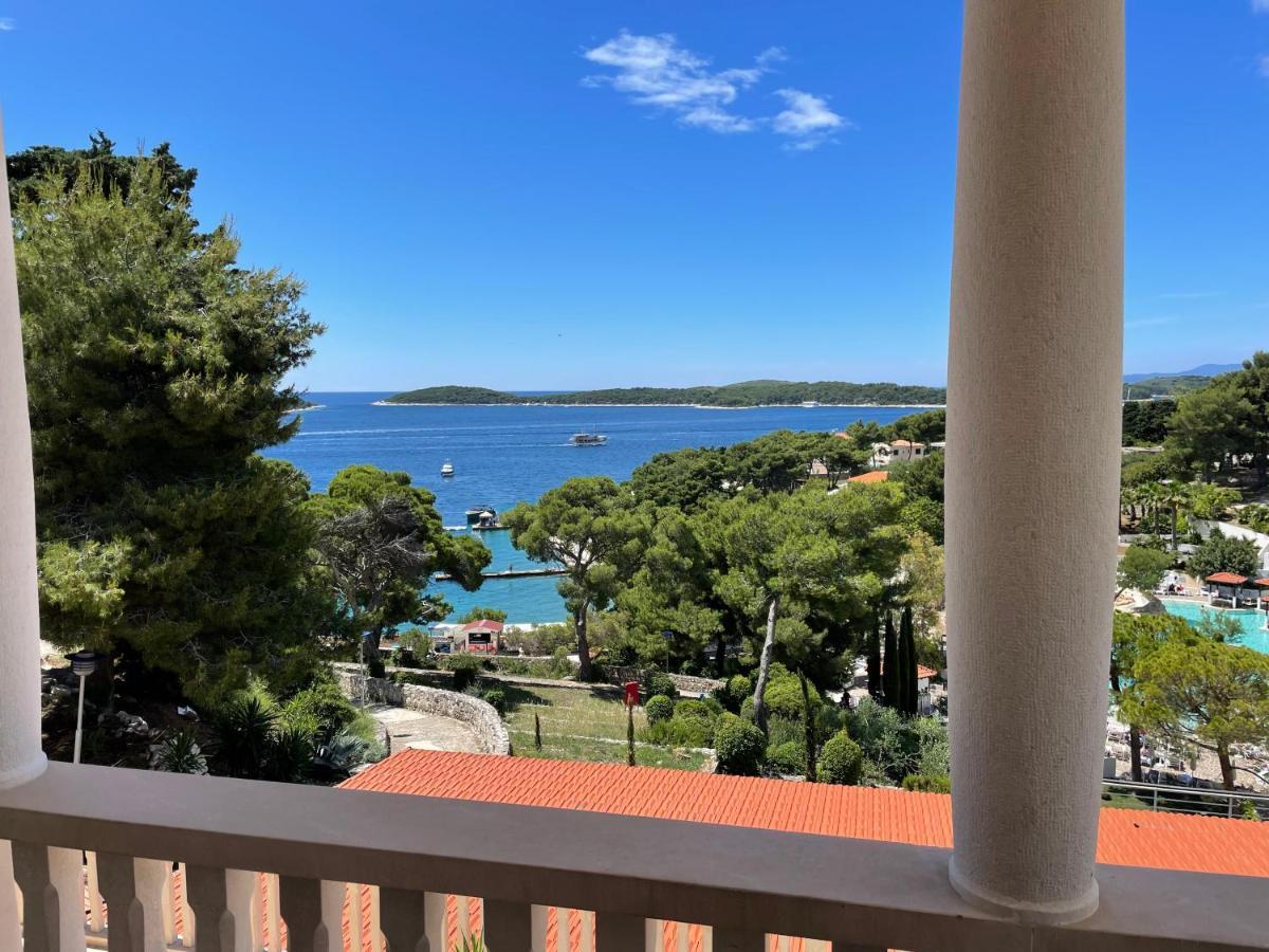 Apartments Villa Dinka Hvar Town Exterior photo