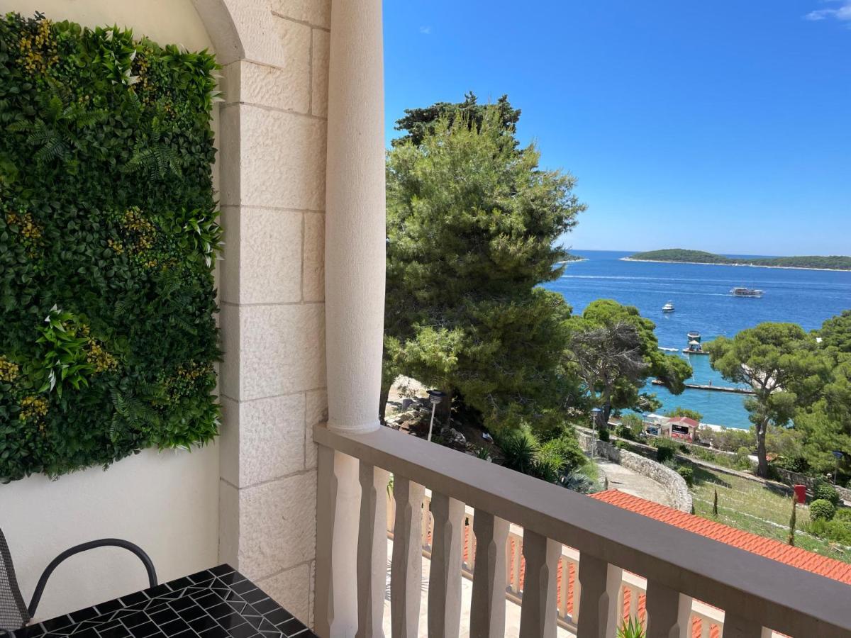 Apartments Villa Dinka Hvar Town Exterior photo