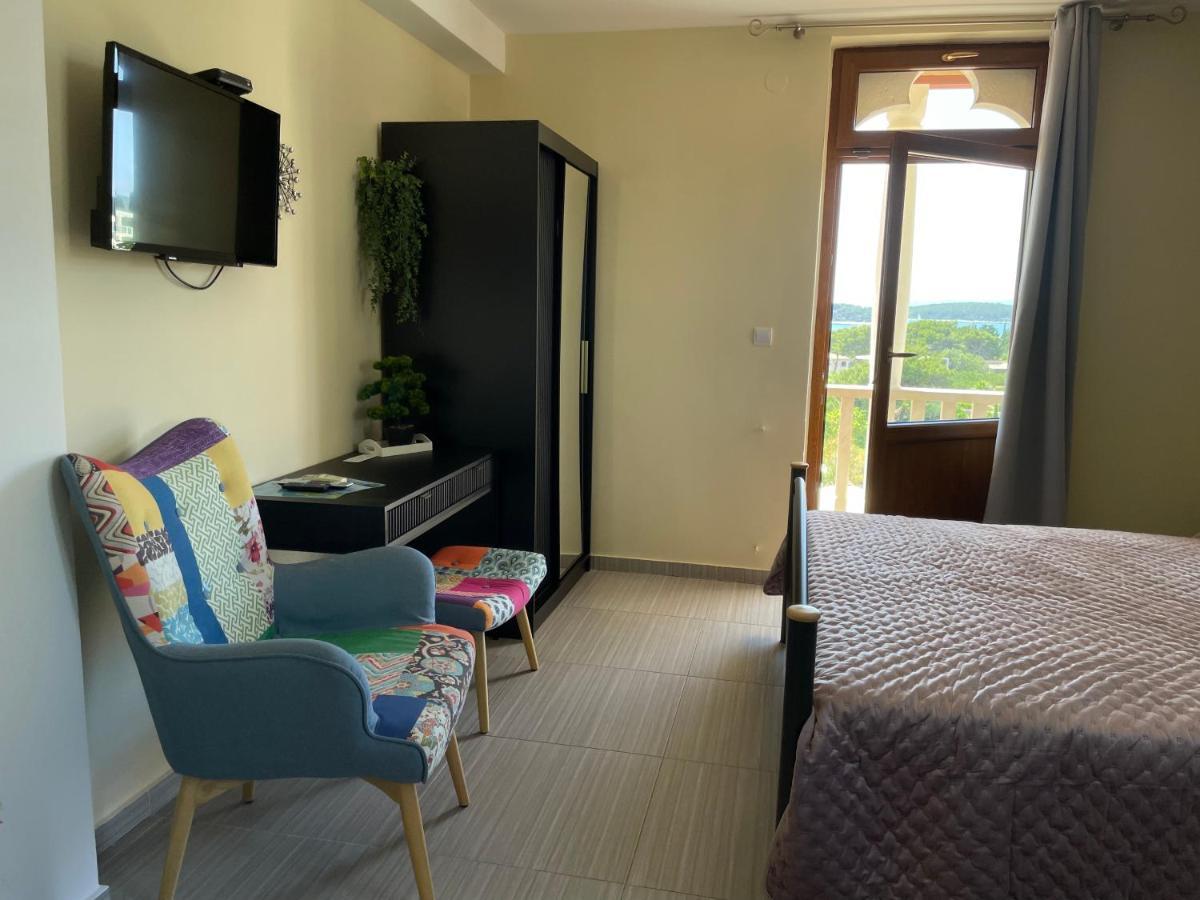 Apartments Villa Dinka Hvar Town Exterior photo