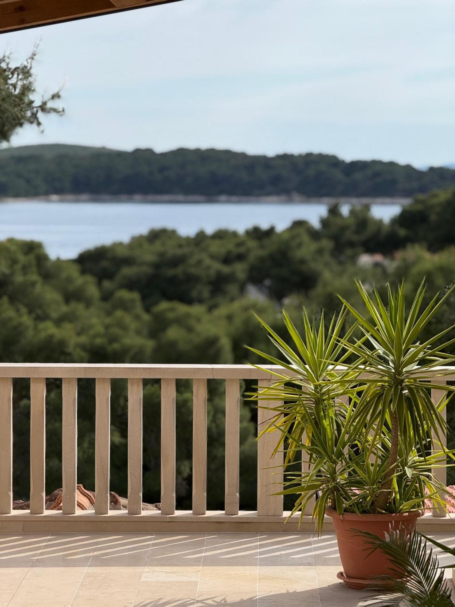 Apartments Villa Dinka Hvar Town Exterior photo