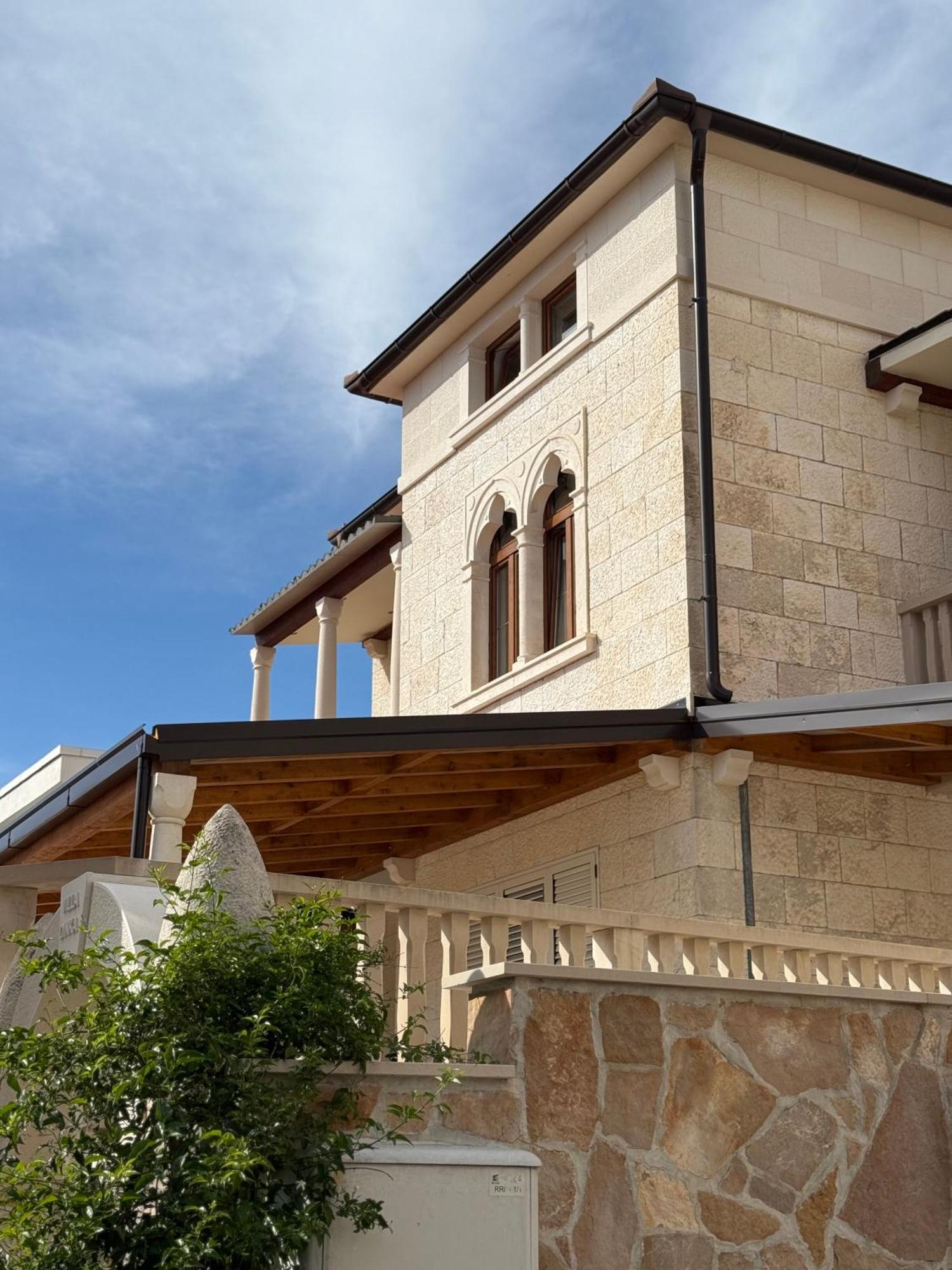 Apartments Villa Dinka Hvar Town Exterior photo