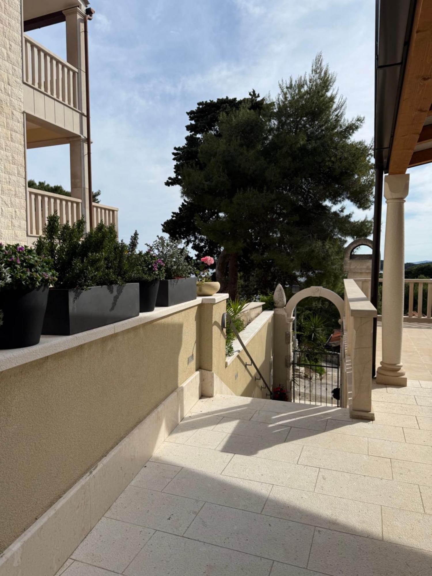 Apartments Villa Dinka Hvar Town Exterior photo