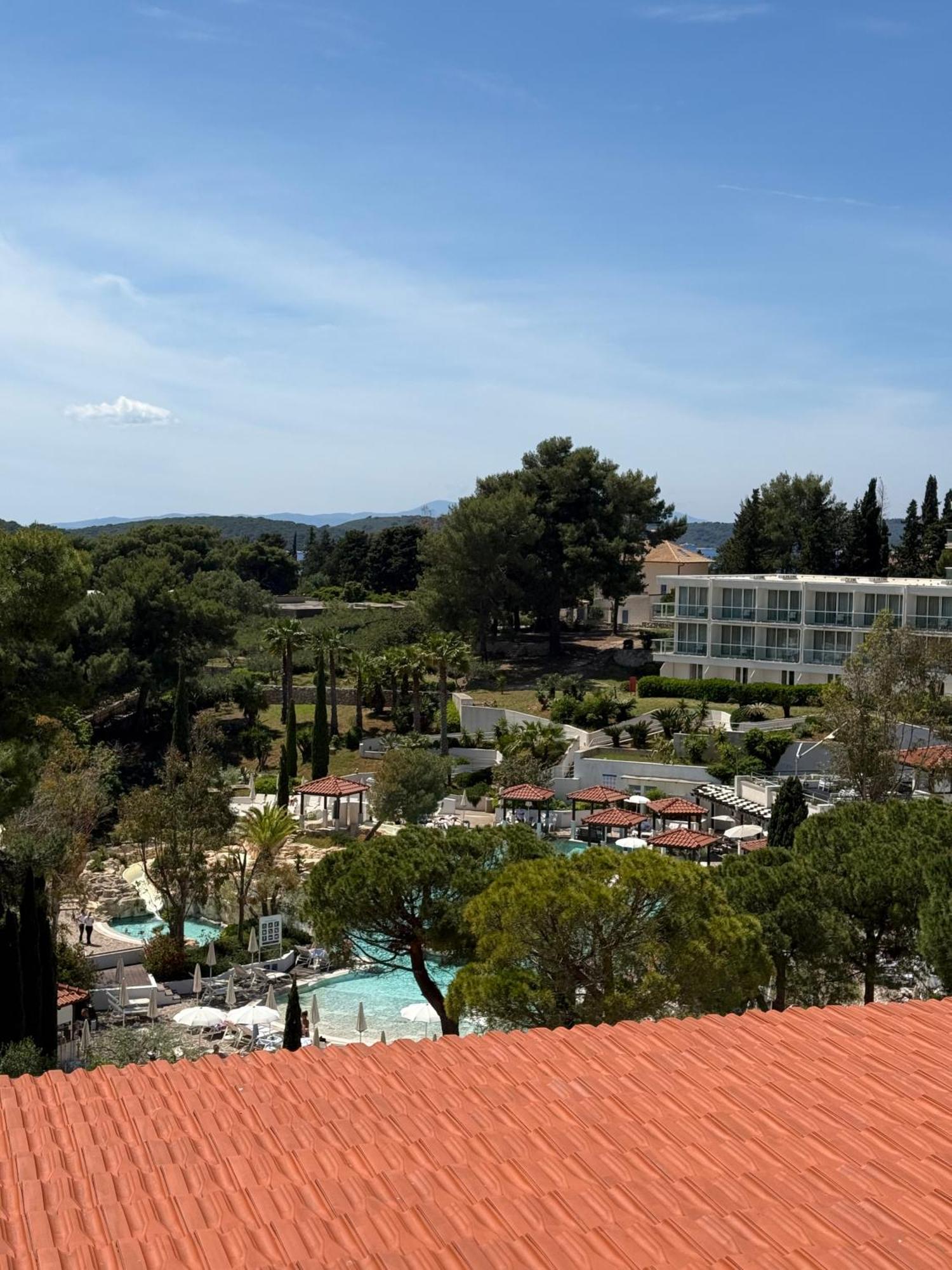 Apartments Villa Dinka Hvar Town Exterior photo