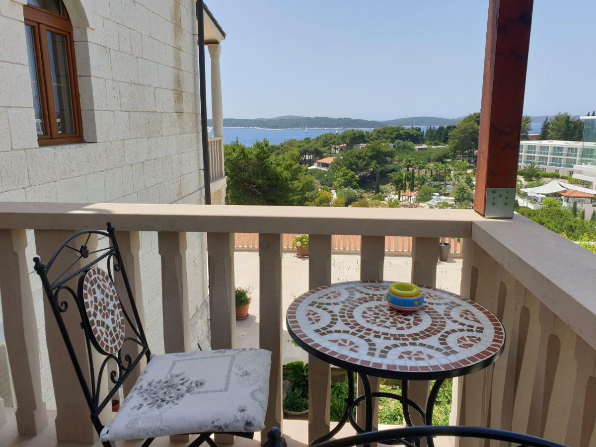 Apartments Villa Dinka Hvar Town Exterior photo