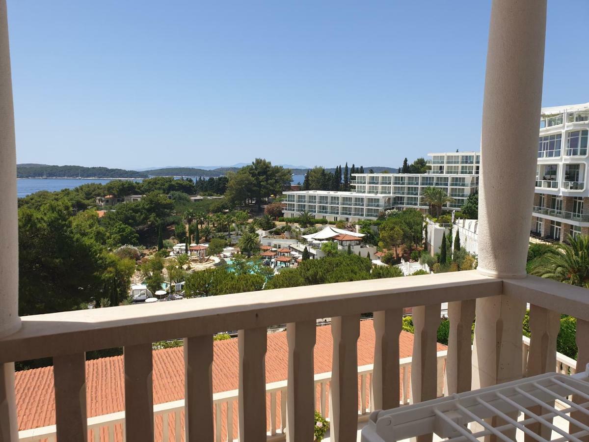 Apartments Villa Dinka Hvar Town Exterior photo