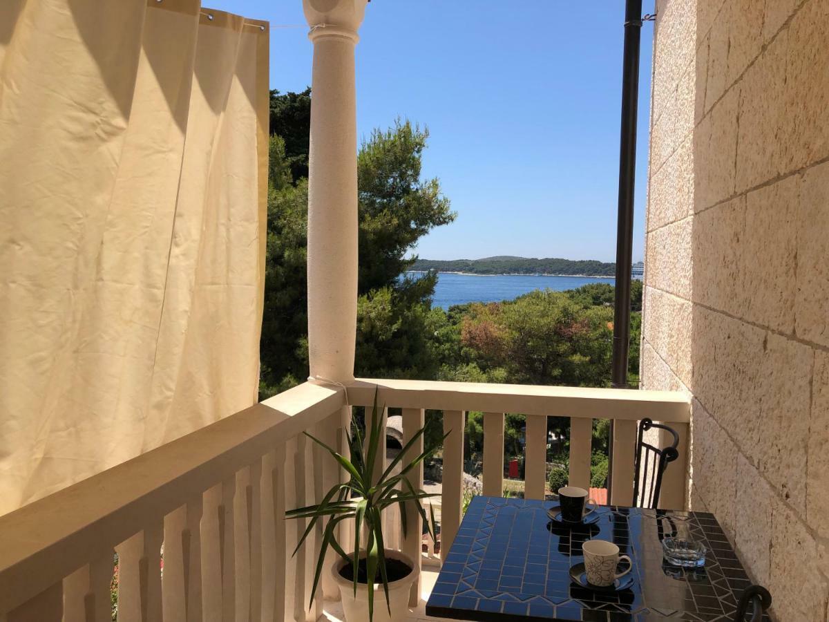 Apartments Villa Dinka Hvar Town Exterior photo